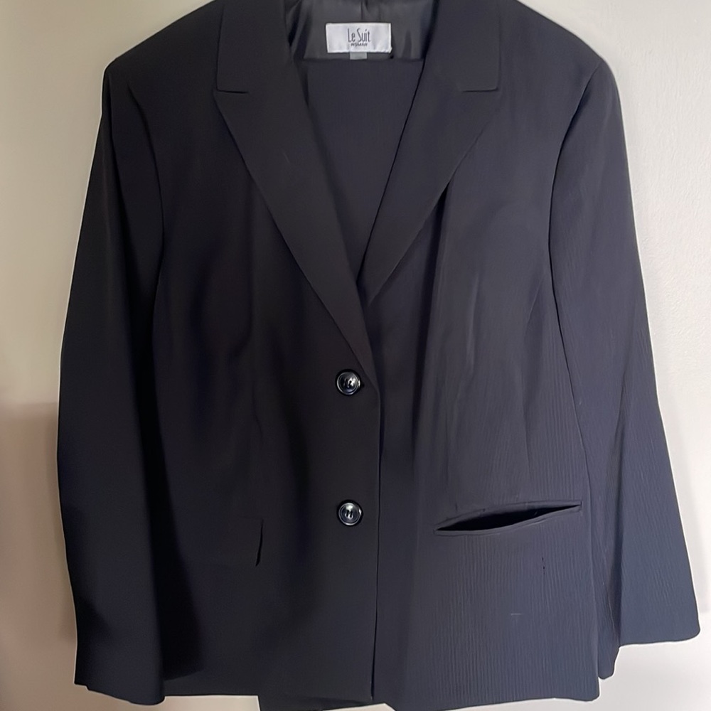 Black pinstripe LeSuit pant suit size 22